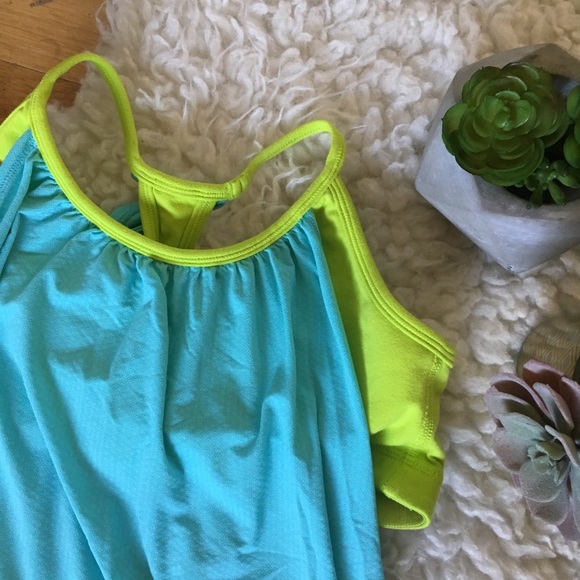LULULEMON blue/lime green tank top w/ bra - Picture 2 of 5